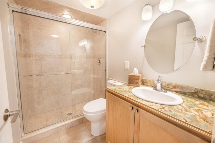 Guest bath with shower