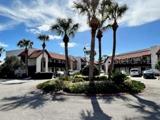 Circle around to clubhouse