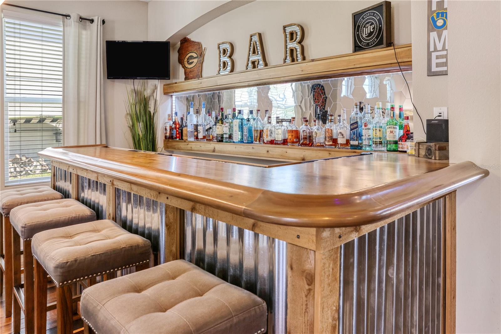 Billiards room wet bar