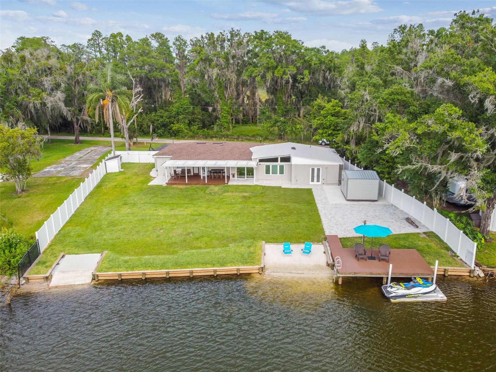 NO HOA PRIVATE BEACH & BOAT RAMP