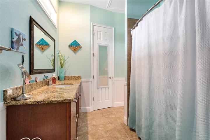 guest bath upstairs