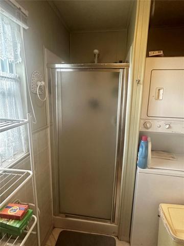 SHOWER STALL