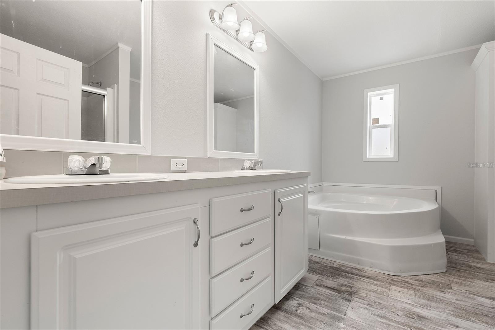 main bedroom bath