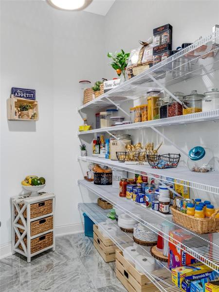 Walk-in Pantry