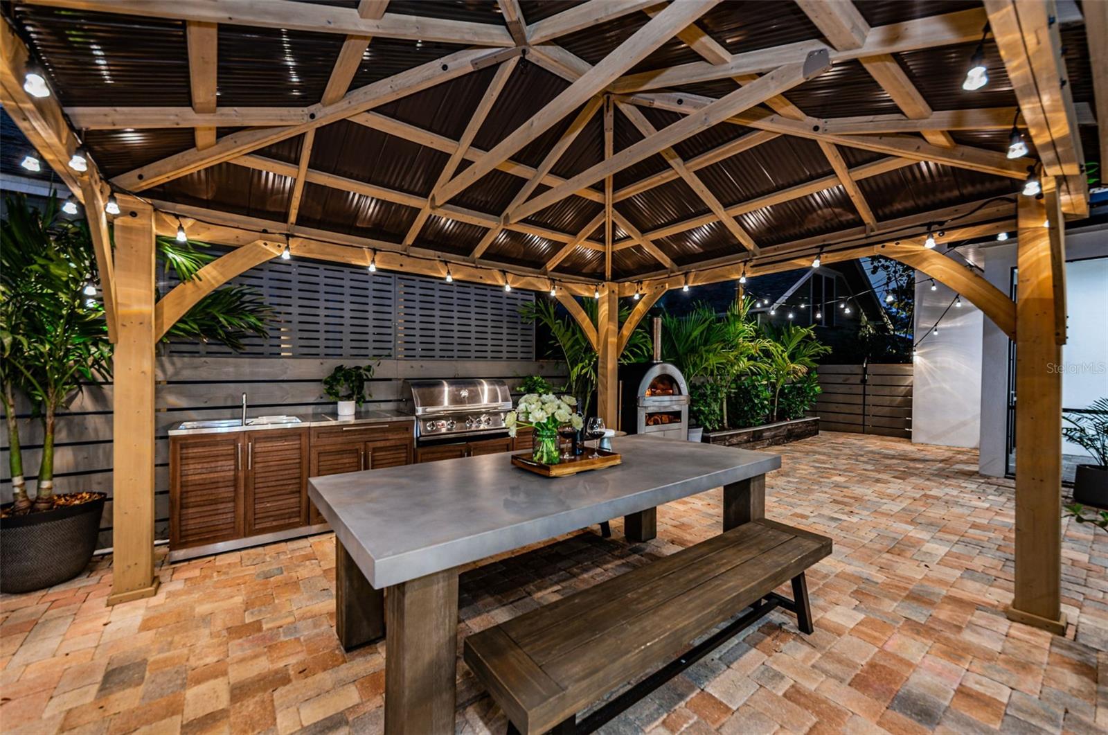 Intimate restaurant-style ambiance ideal for those who love to entertain.