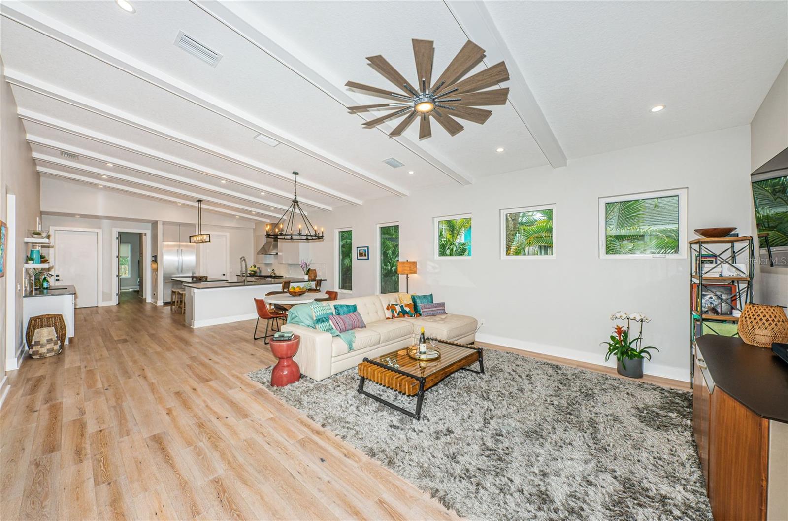 Fresh, airy and private design.