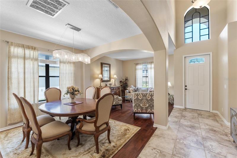 Dining room & entry hallway