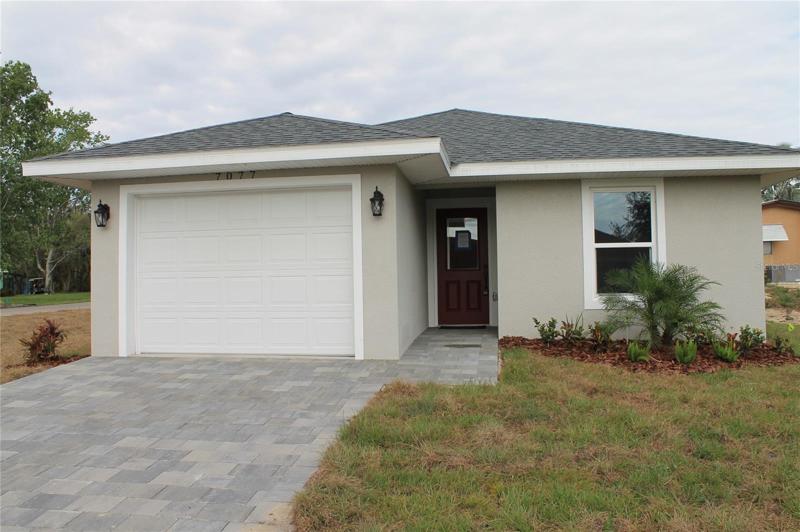 Front exposure paver driveway
