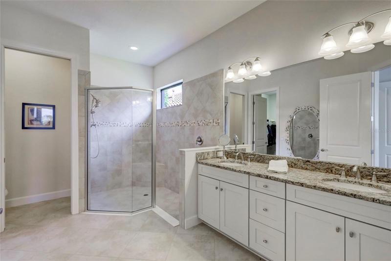 Dual sinks in main bathroom