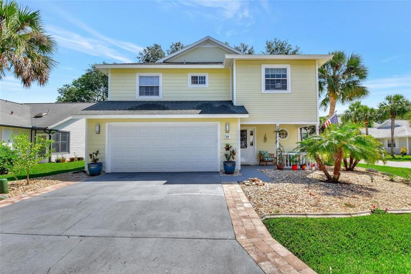 4/2/2 immaculately kept home just minutes from the beach.