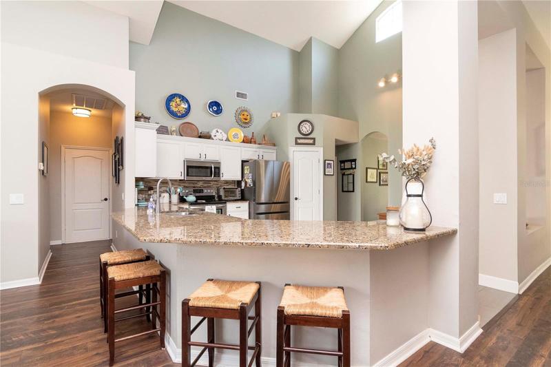 Space for 6 barstools