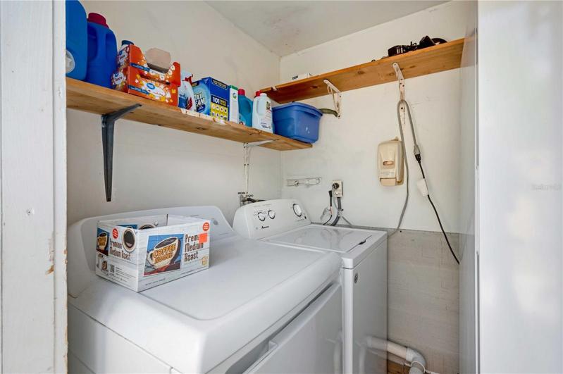Out door laundry room