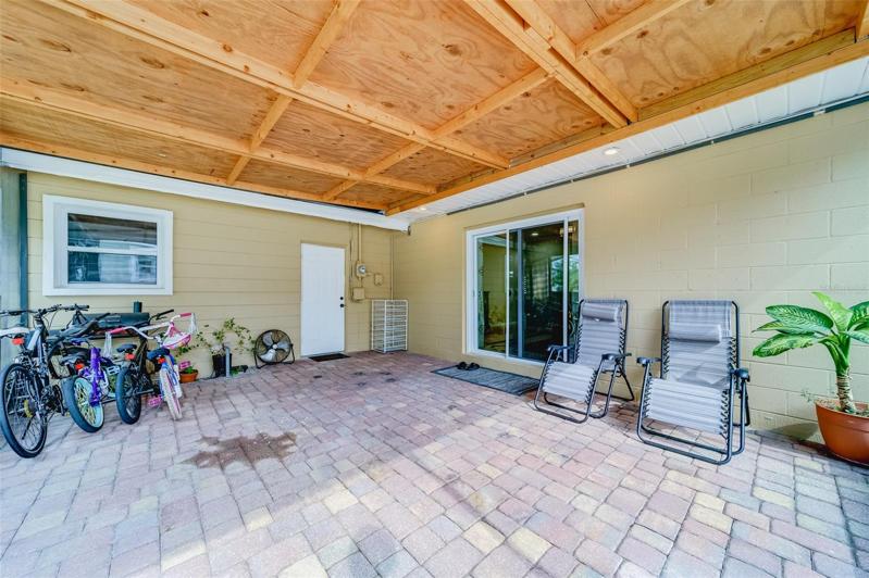 Large Backyard Lanai 
