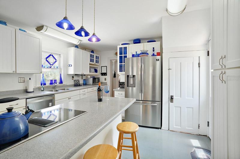 Breakfast Bar for Added Seating