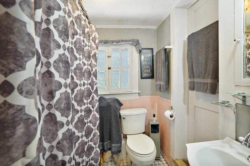 Upstairs Master bath