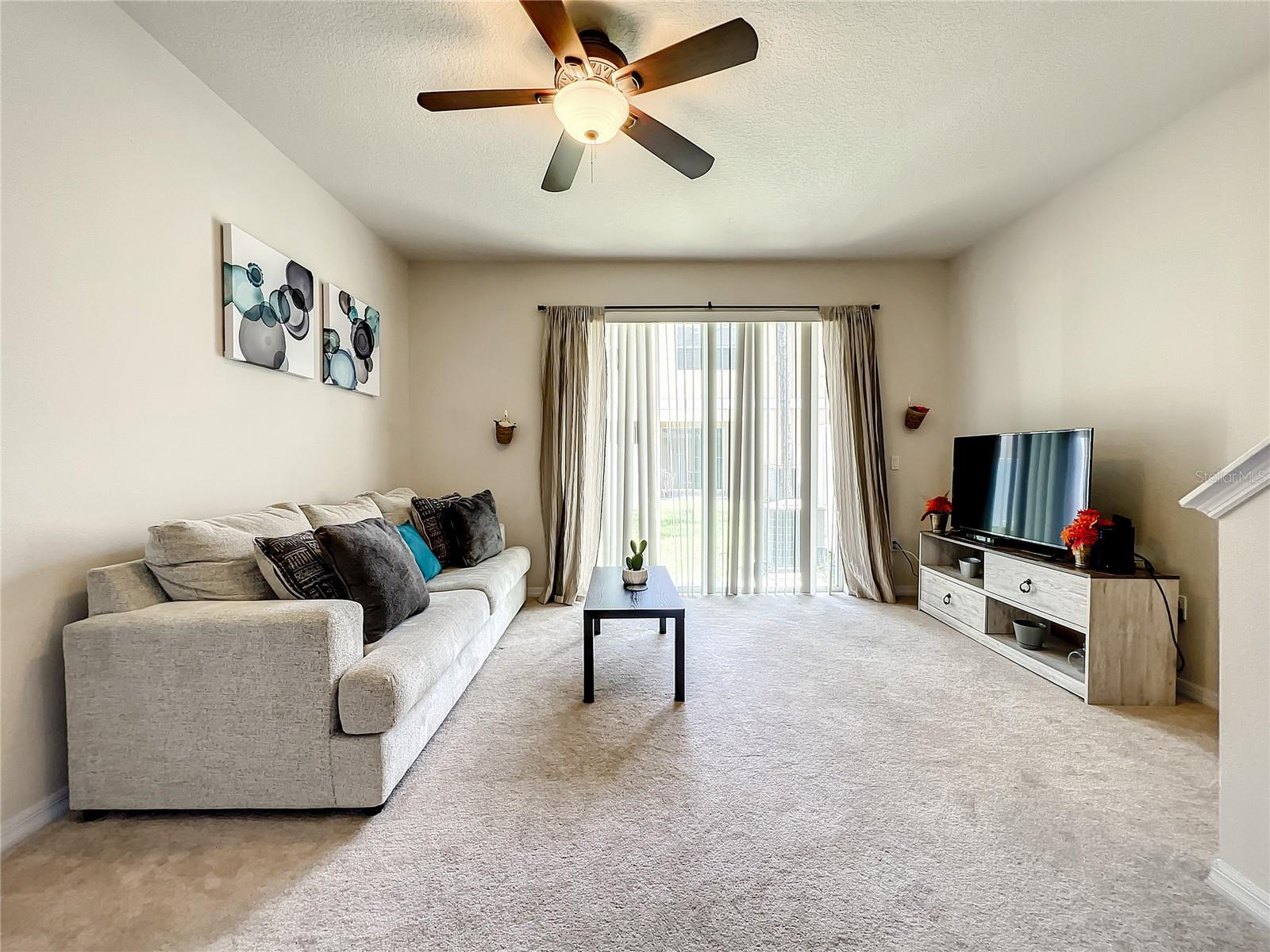 Spacious living room