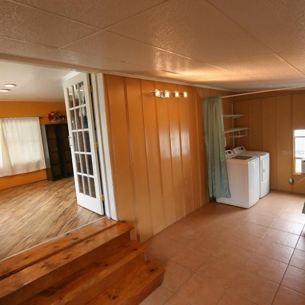 2nd bedroom/laundry room