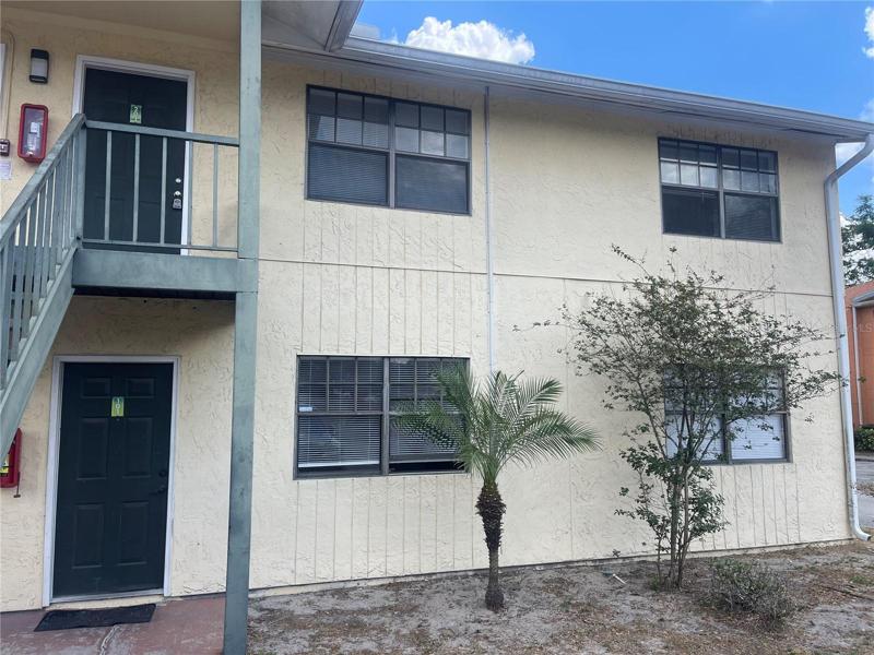 1st floor/right side
