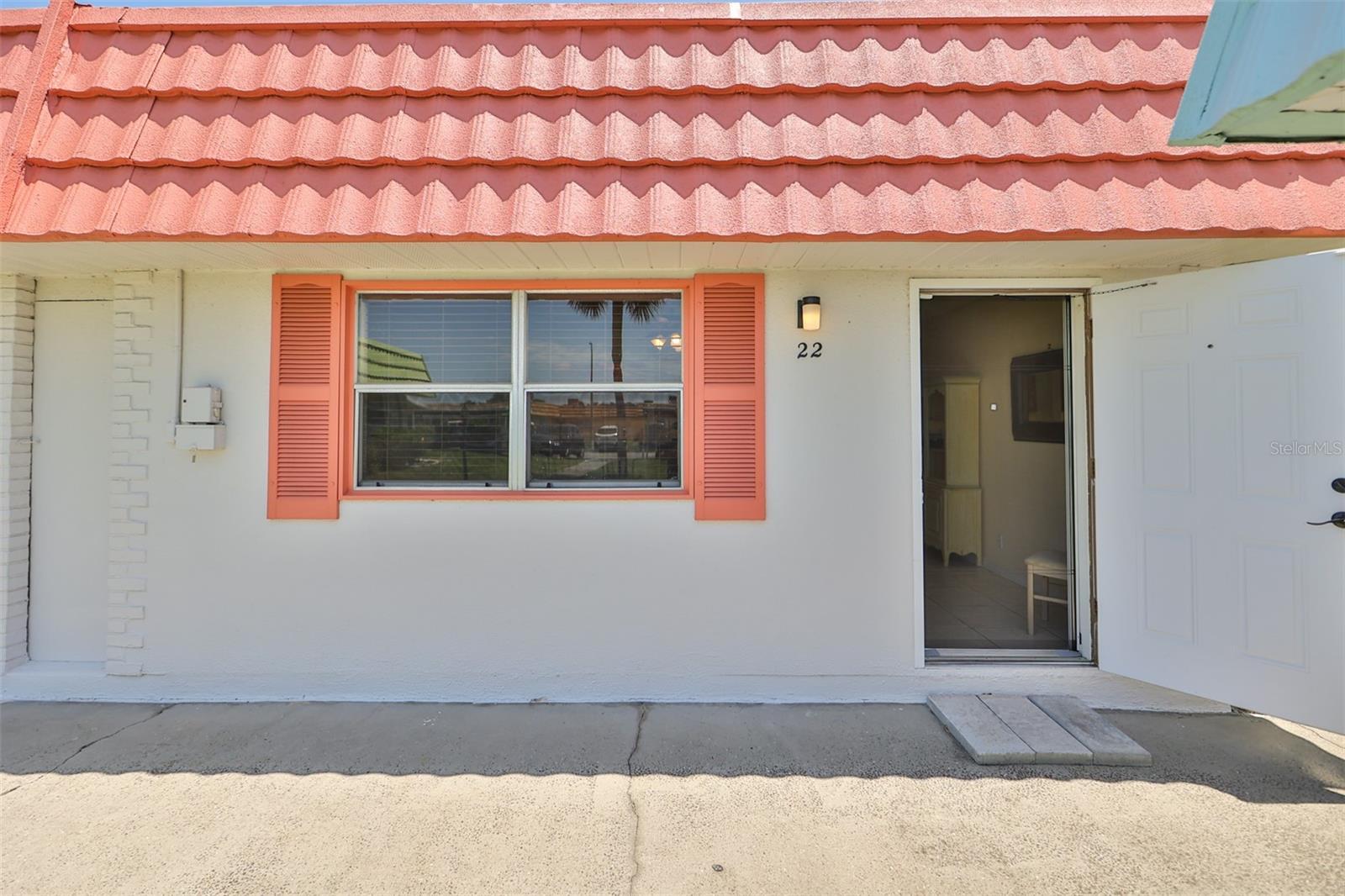 Front Entrance Retractable Screen