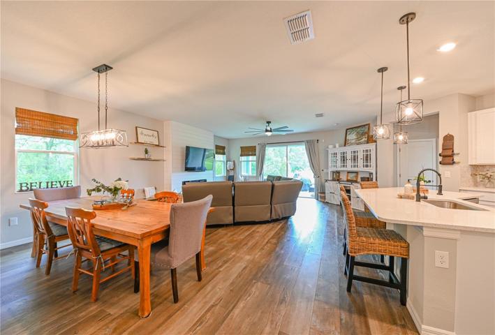 Large great room with 9ft ceilings