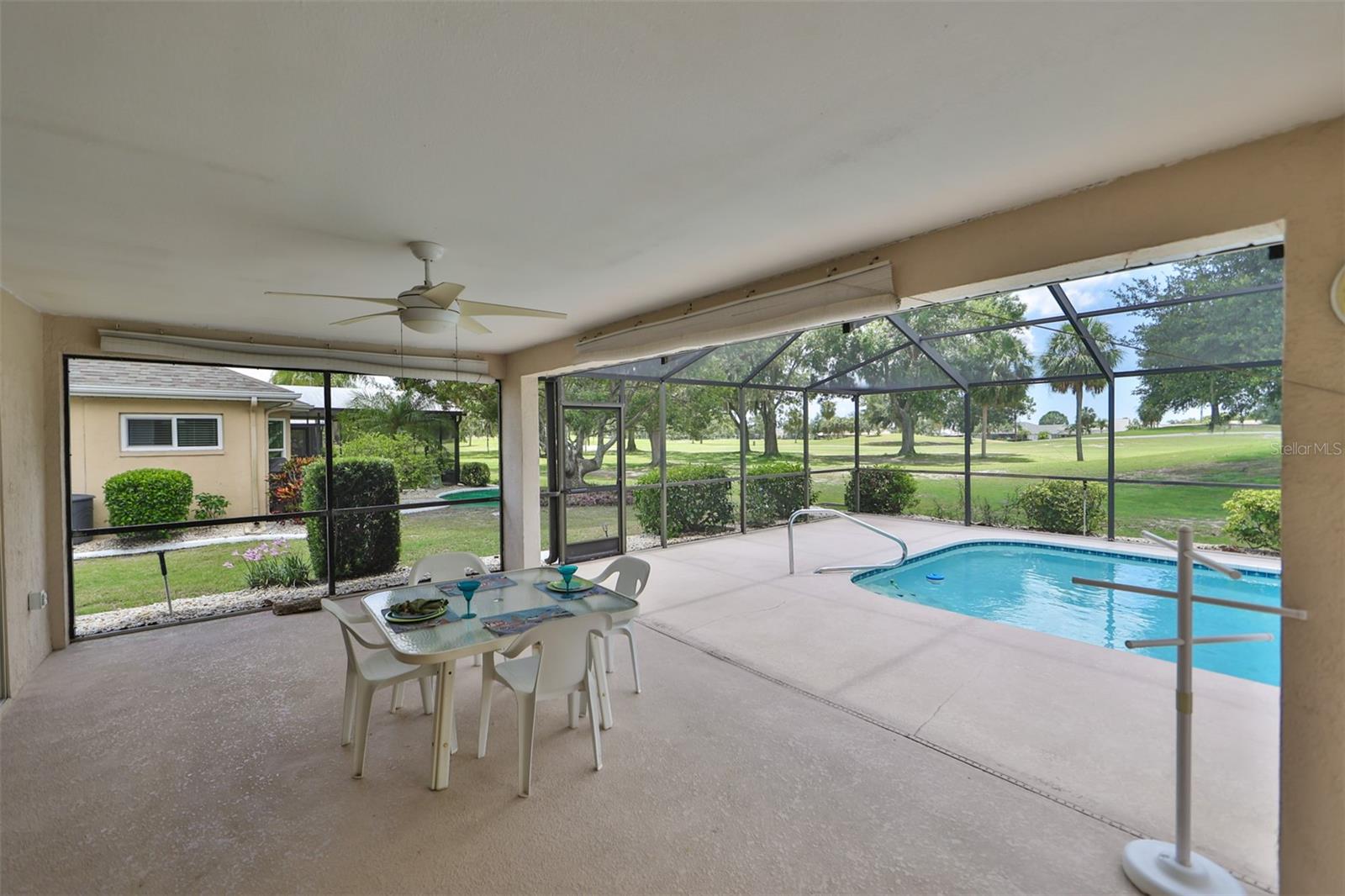 Outdoor Covered Lanai &amp; Pool