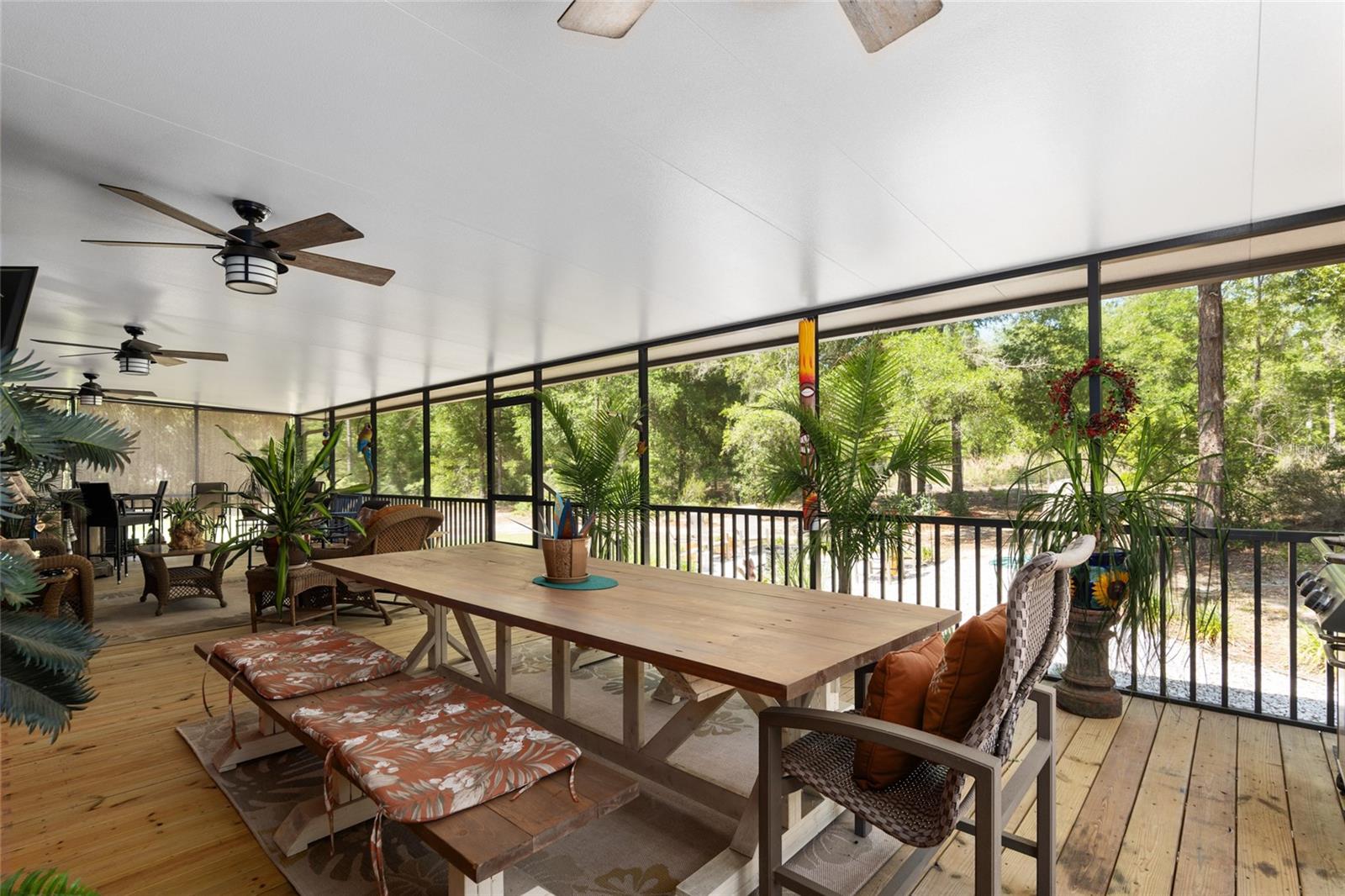 Nice long table fits nicely in this space!
