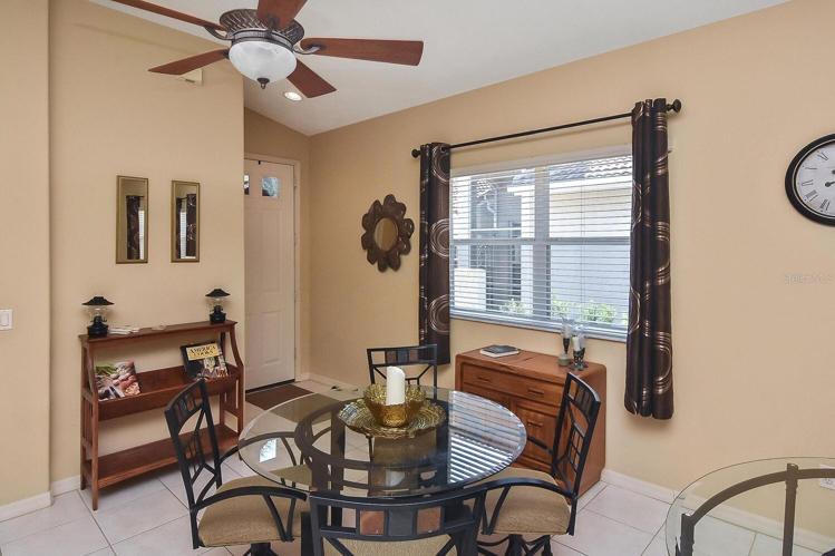 Dining room, foyer