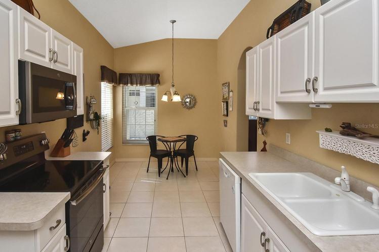 Kitchen/dinette
