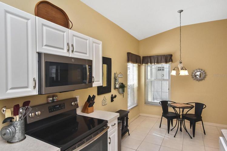 Kitchen/dinette