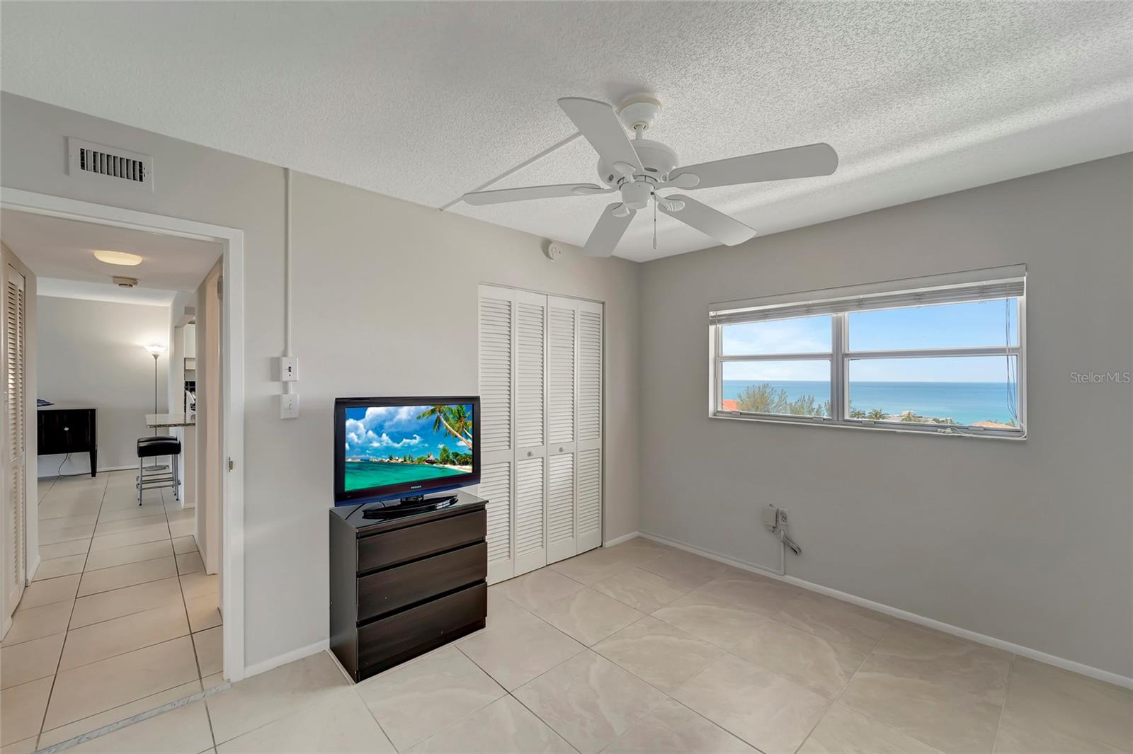 Guest bedroom with views of the gulf