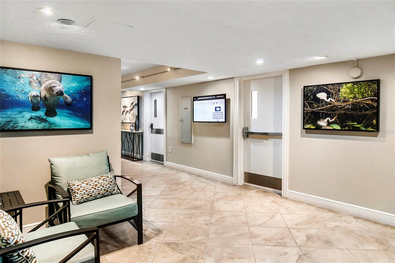 Entry way to building