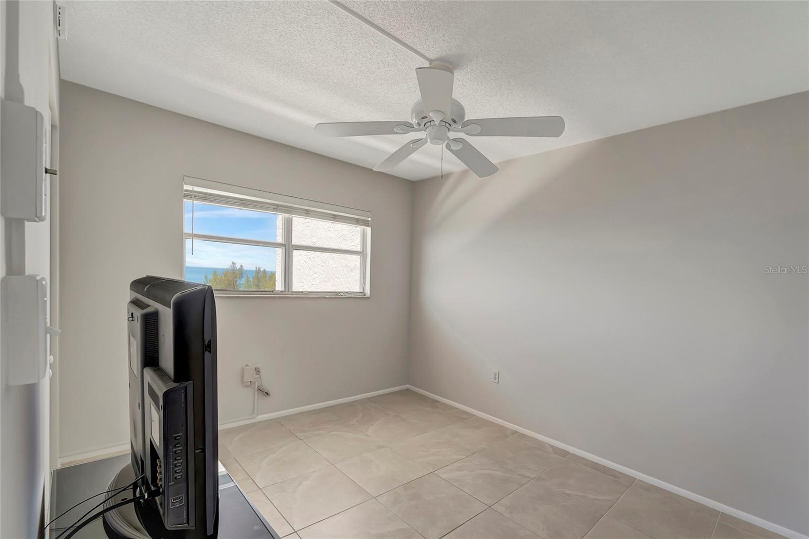 Guest bedroom with views of the gulf