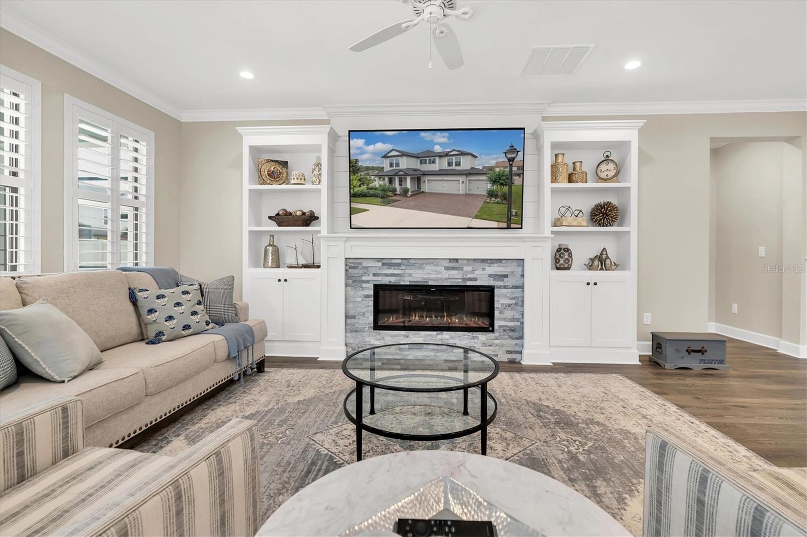 FIREPLACE &amp; BUILT IN SHELVES MAKE A STATEMENT
