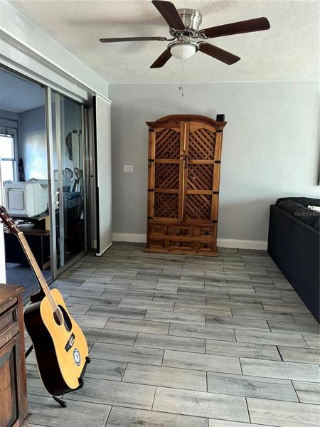 dining area that leads to Florida room