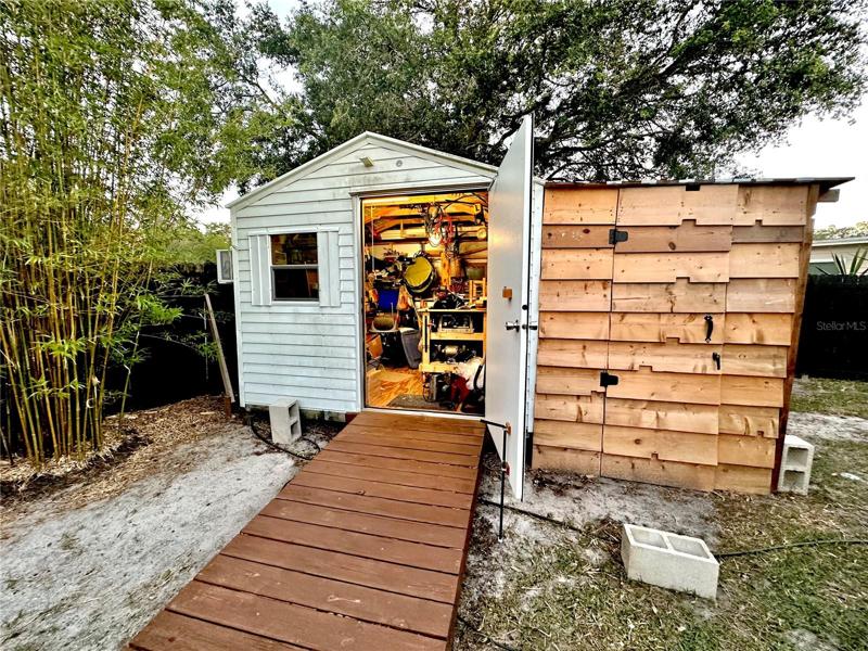 Workshop/shed with A/C