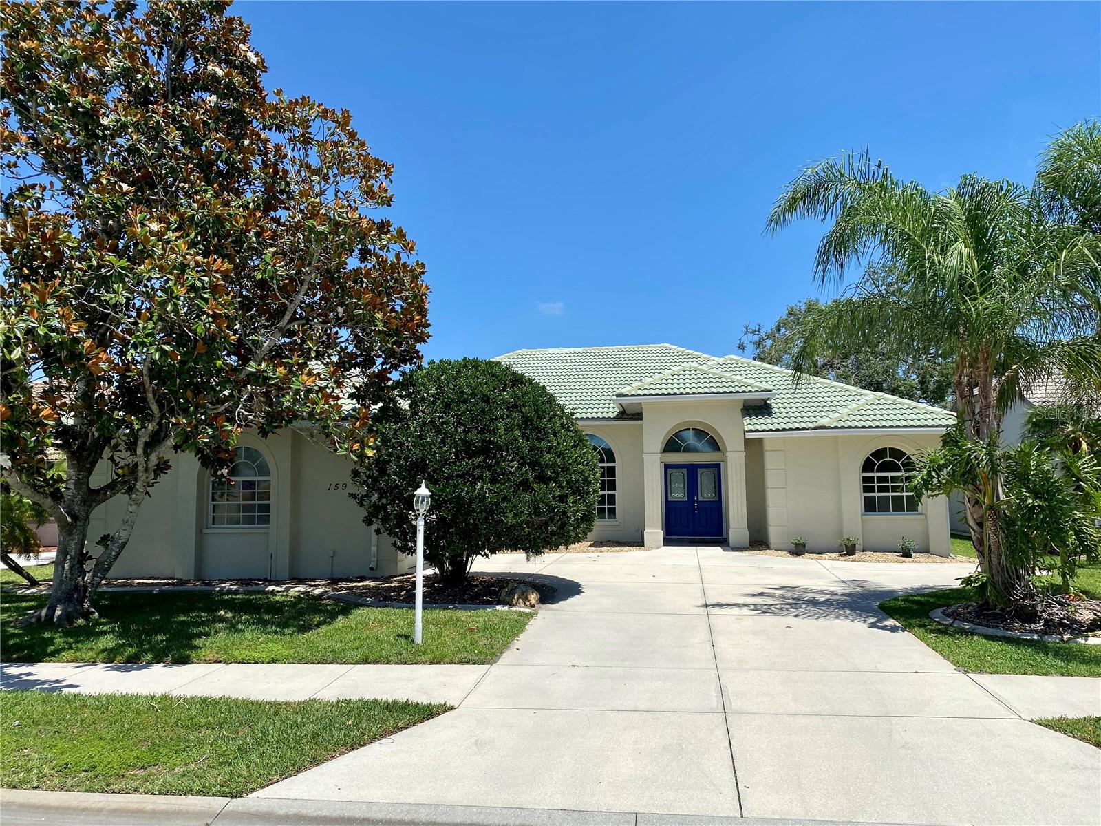 159 Grand Oak Cir Venice, FL 34292 Hidden Lakes Club, Lakefront swimming pool home