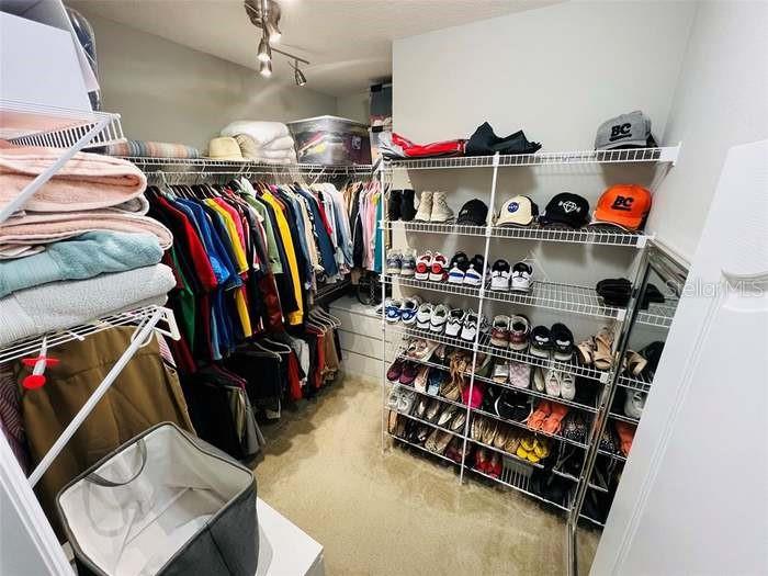 Master walking closet