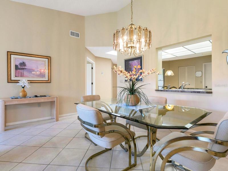 Dining area and pass-through to the kitchen