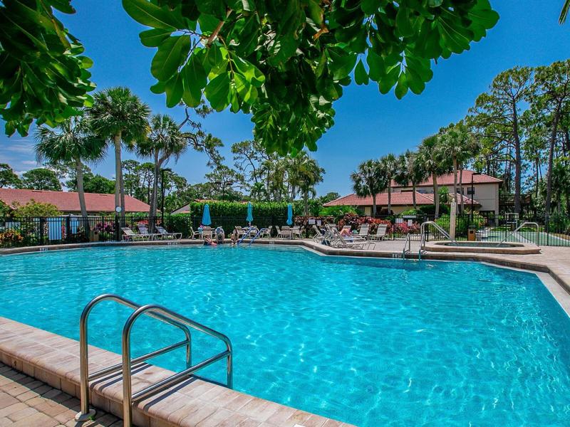 Community pool is large enough for all your friends!