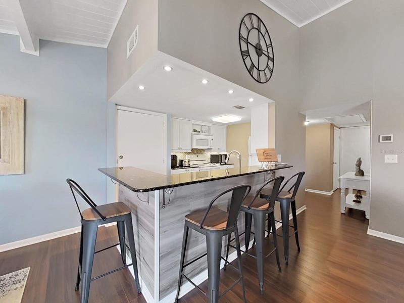 Informal seating at the kitchen counter!