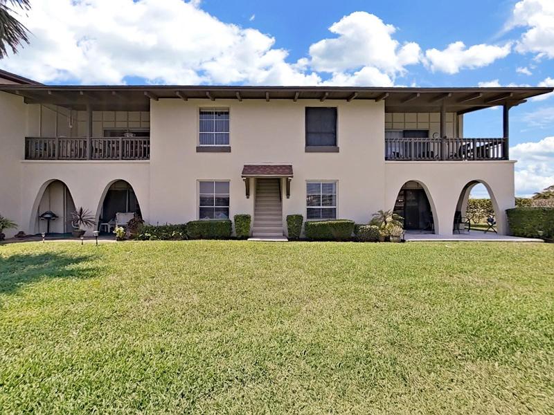 Your getaway is the upper right, corner unit!