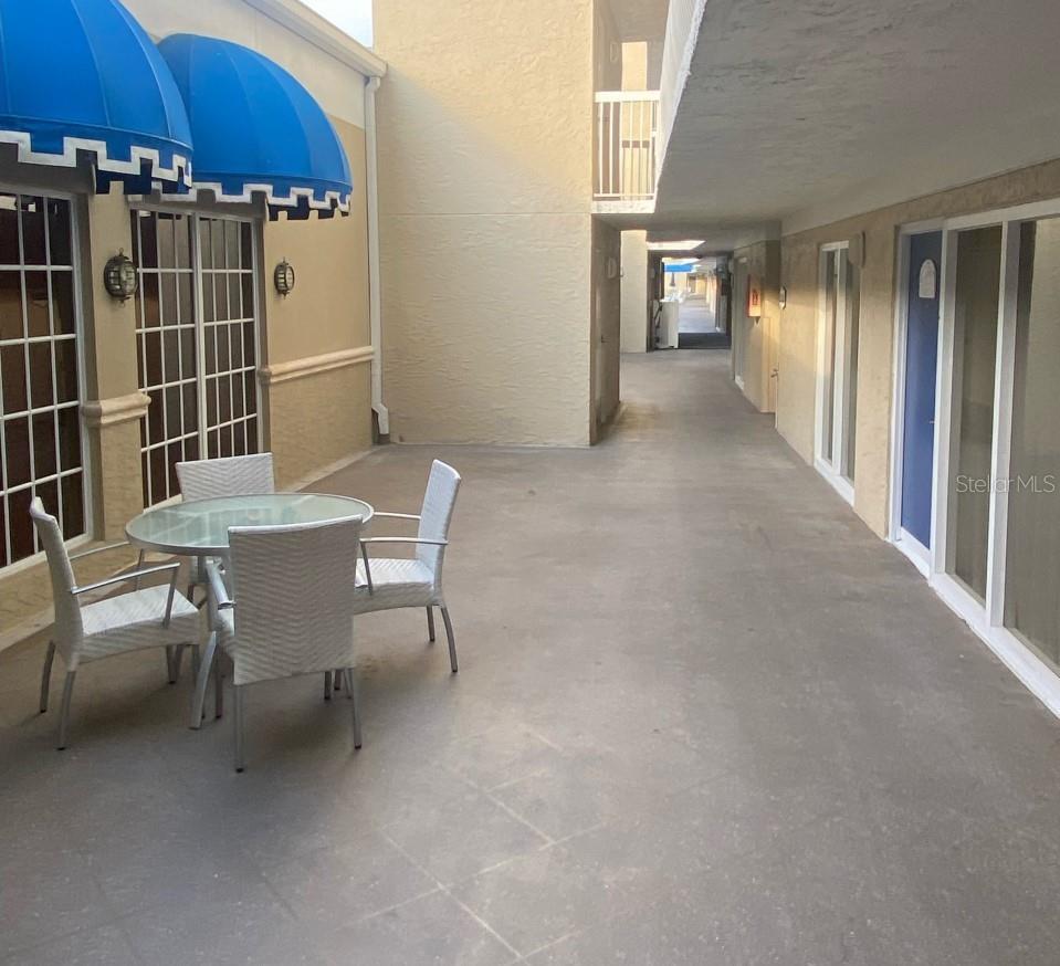 bonus 2nd floor area on walkway area by your entry way,
