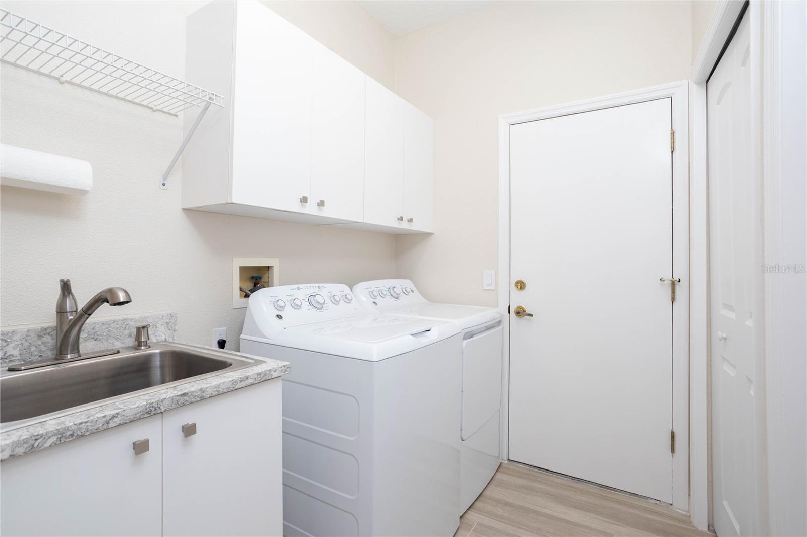Launrdy room