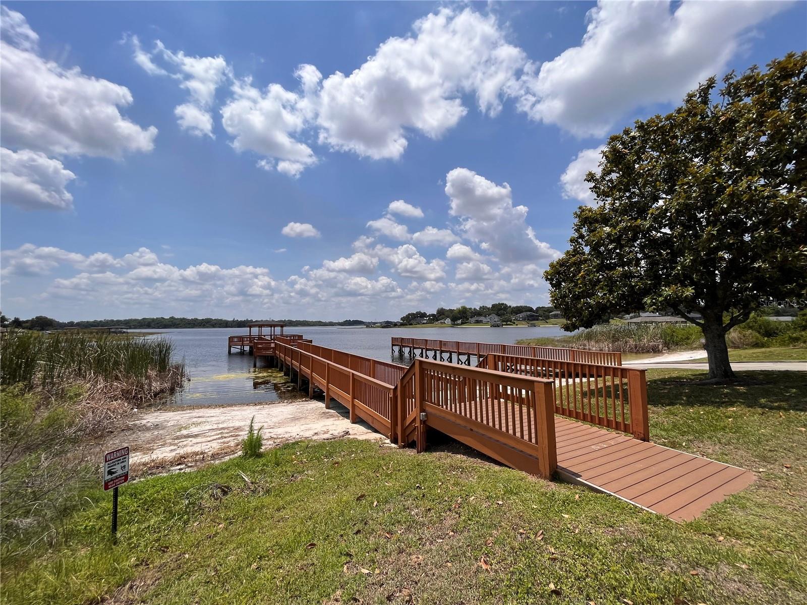 Gazebo &amp; Fishing Pier