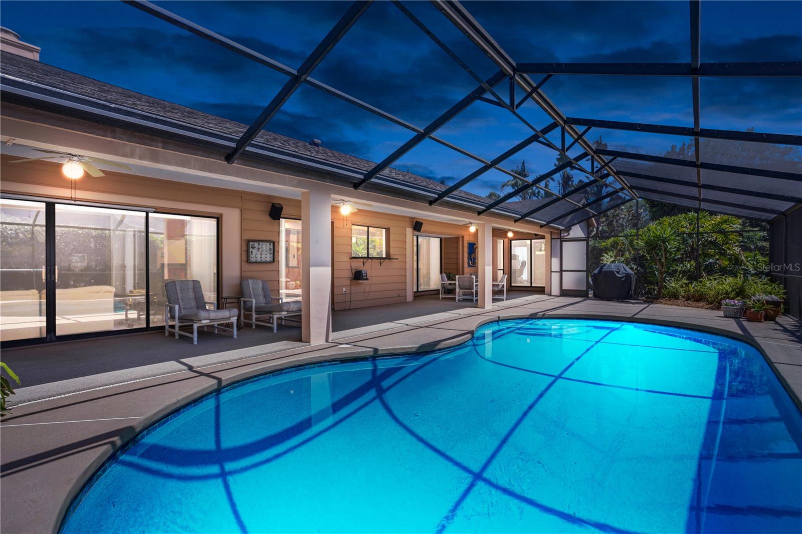 Twilight Screened Pool
