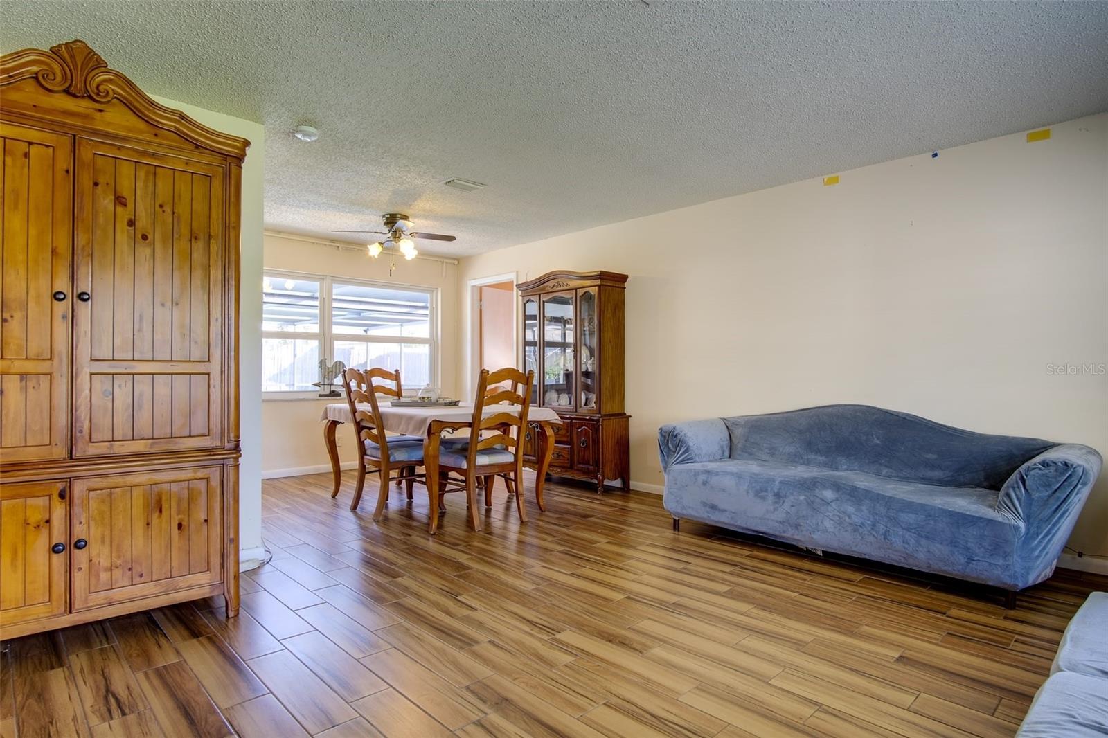 living room/ dining room