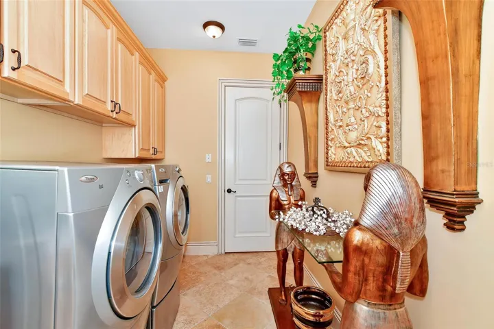 Have you ever seen a Laundry Room Like this...Wow.
