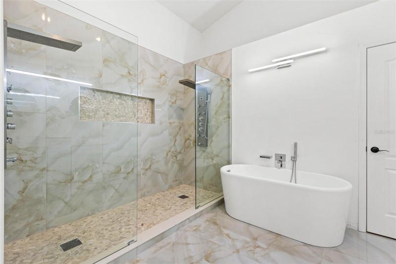 MASTER BATHROOM SUITE