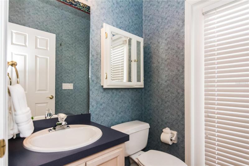 Bathroom 4 (Half-bath/pool bath)