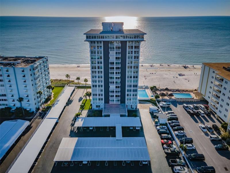 Club Redington directly on the Beach